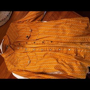 Cinch womens XL yellow pearl snap shirt